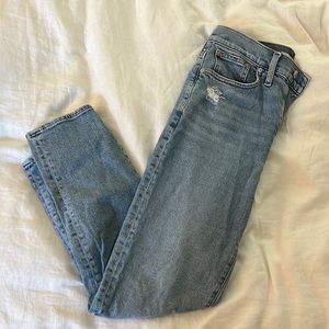 Madewell size 28 mom jean